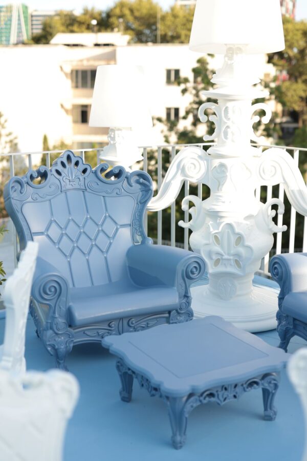 Slide Design Tisch Duke of Love