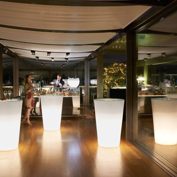 Slide Design Stehtisch Pint