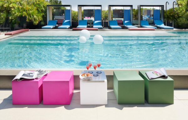 Slide Design Hocker Cubo Pouf