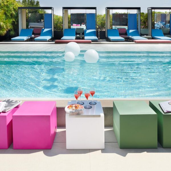 Slide Design Hocker Cubo Pouf