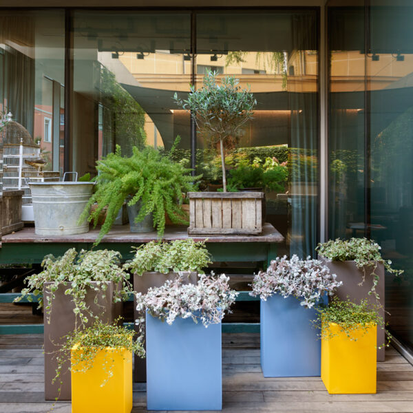 Slide Design Blumentopf Base Pot