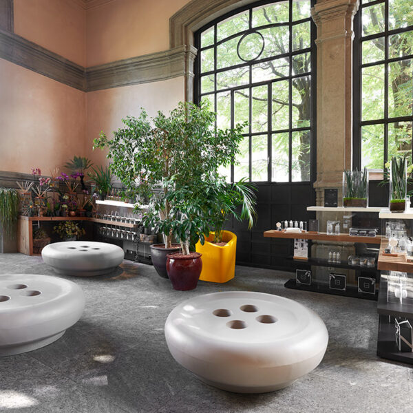 Slide Design Hocker Bot One