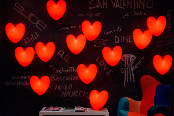 Slide Design Wandleuchte Love