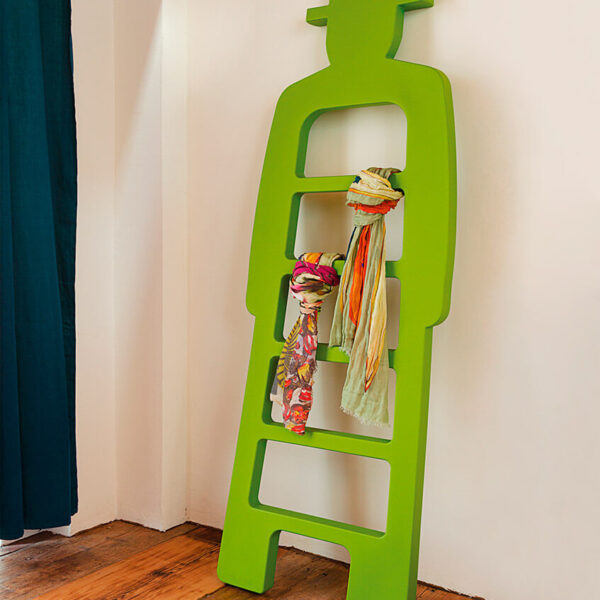 Slide Design Diener Mr. Gió